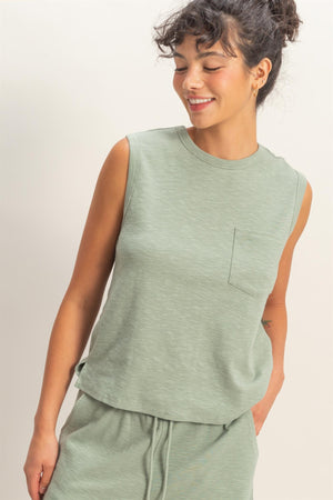 SLEEVELESS BASIC TOP - LondonEE & Co. 