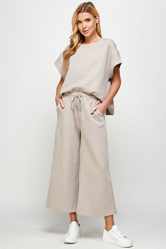 TEXTURED CROPPED WIDE PANTS