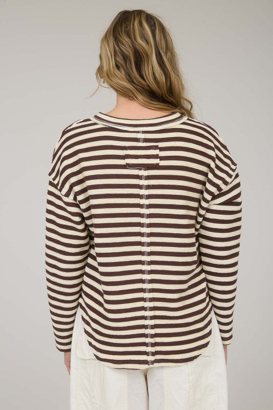 TEXTURED STRIPED TOP