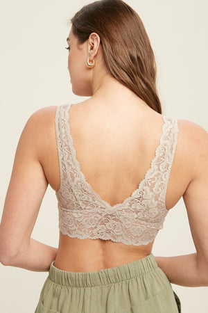 Scalloped Lace V Neck Padded Bralette