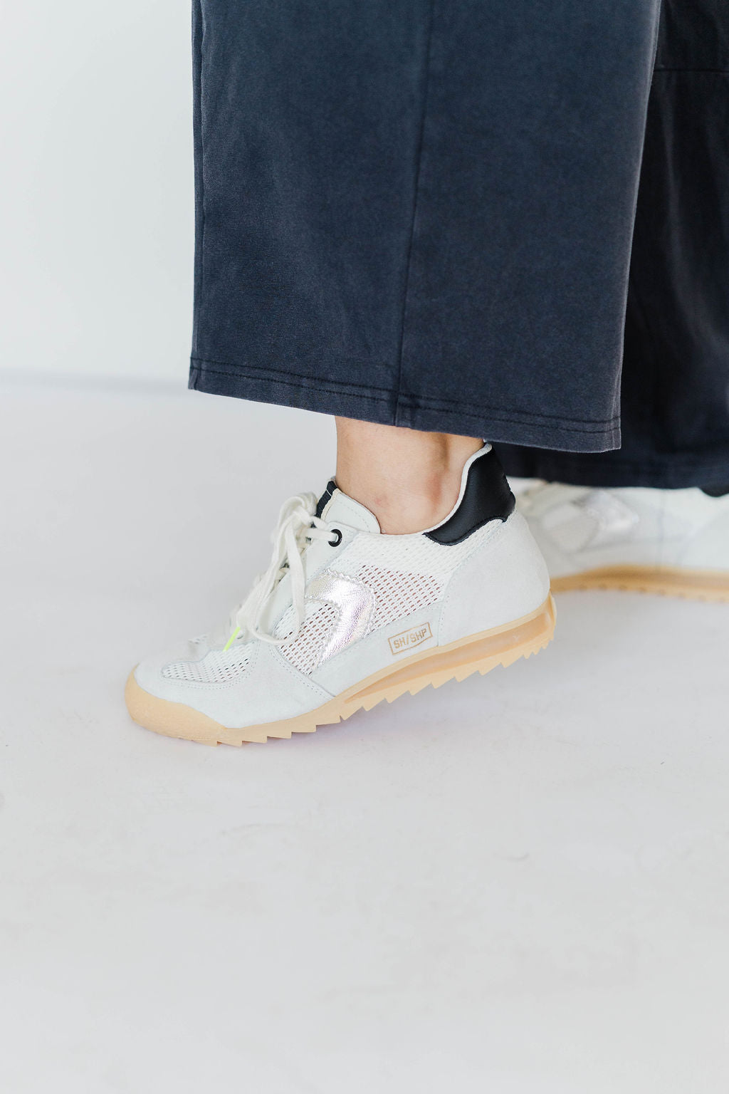 SHUSHOP SURI SNEAKER