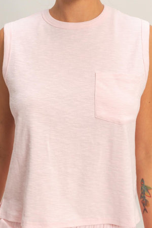 SLEEVELESS BASIC TOP - LondonEE & Co. 