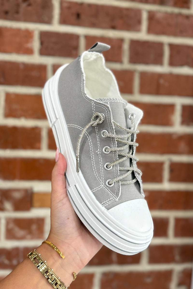 VERY G AMAN SNEAKER