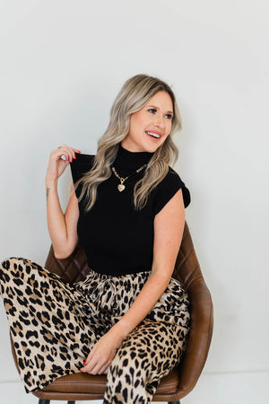 HIGH NECK SLEEVELESS TOP