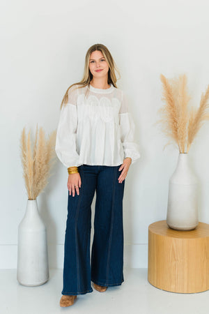 LACE APPLIQUE TOP