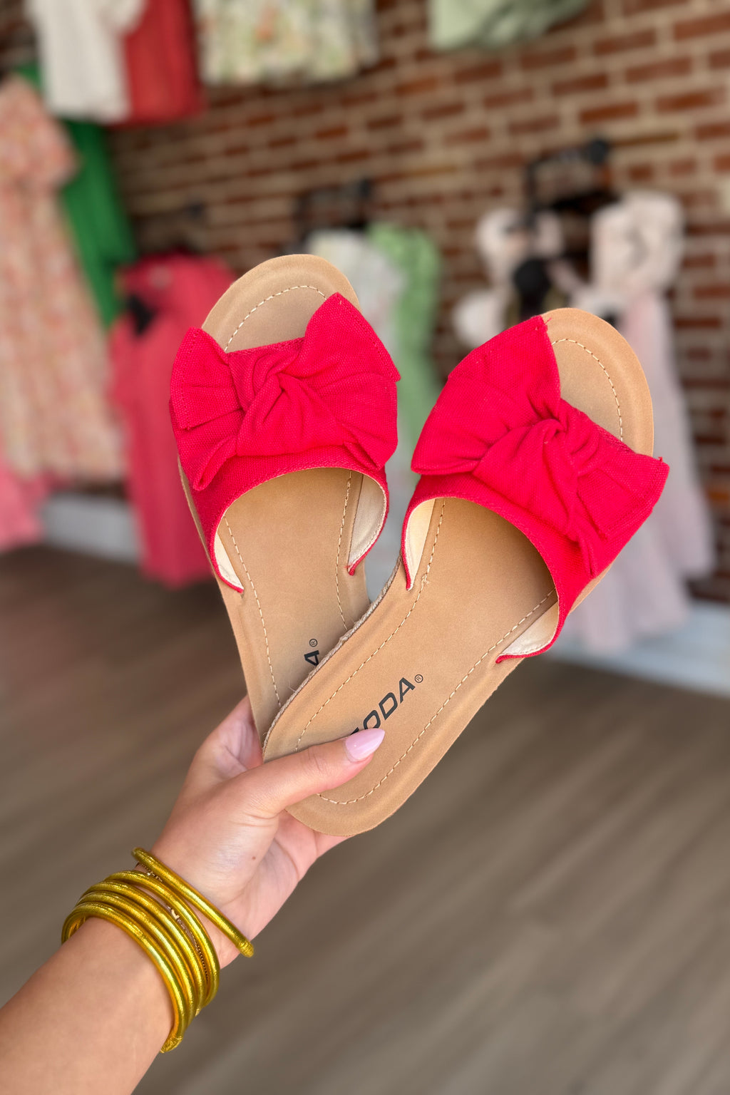 SCRIPT BOW SANDAL