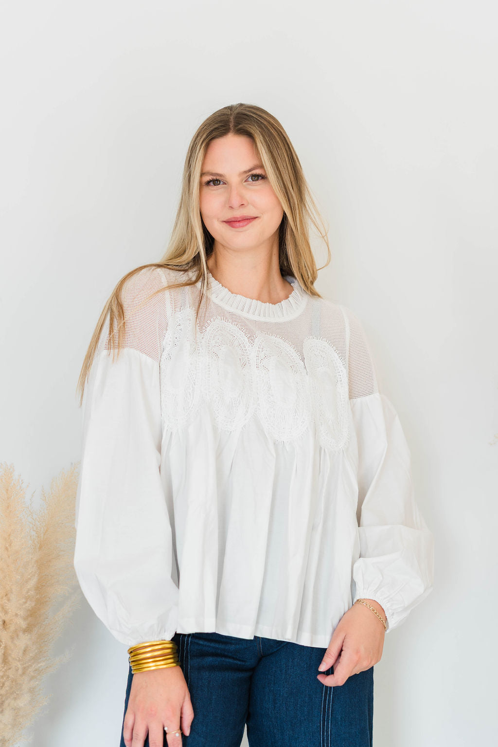 LACE APPLIQUE TOP
