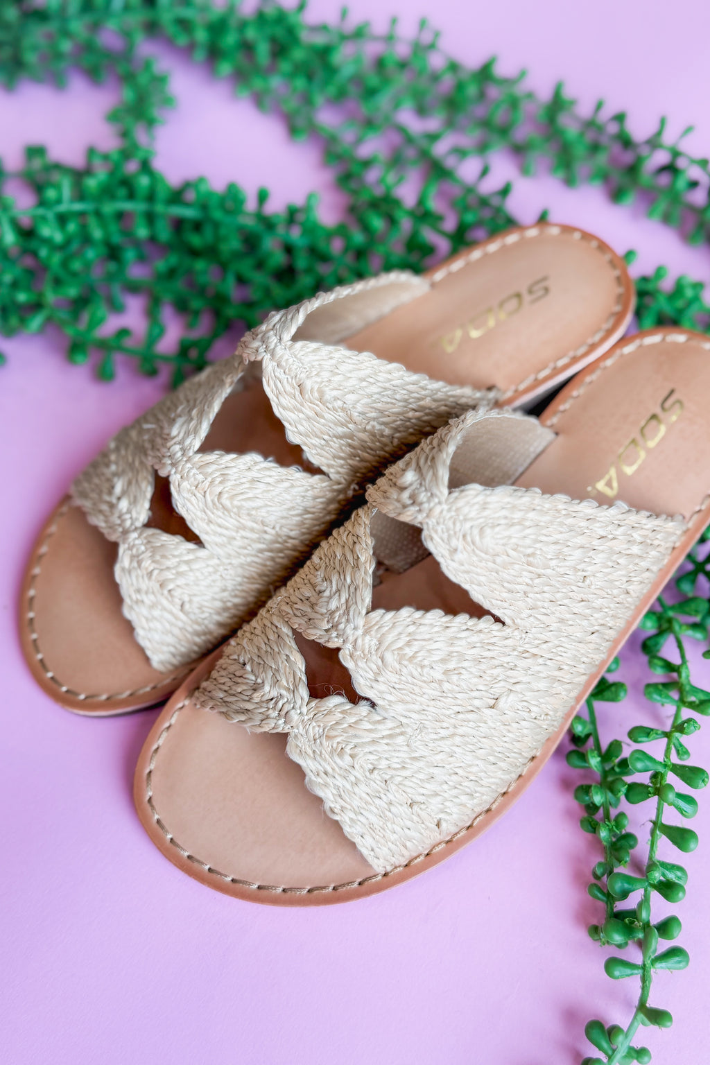 TAKES RAFFIA SANDAL