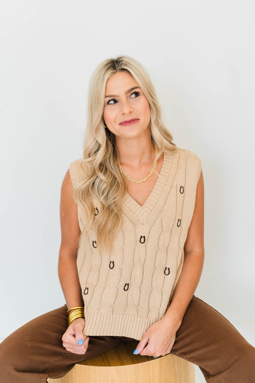 HORSESHOE SWEATER VEST