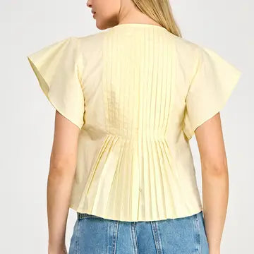 BANANA FLUTTER SLEEVE TOP