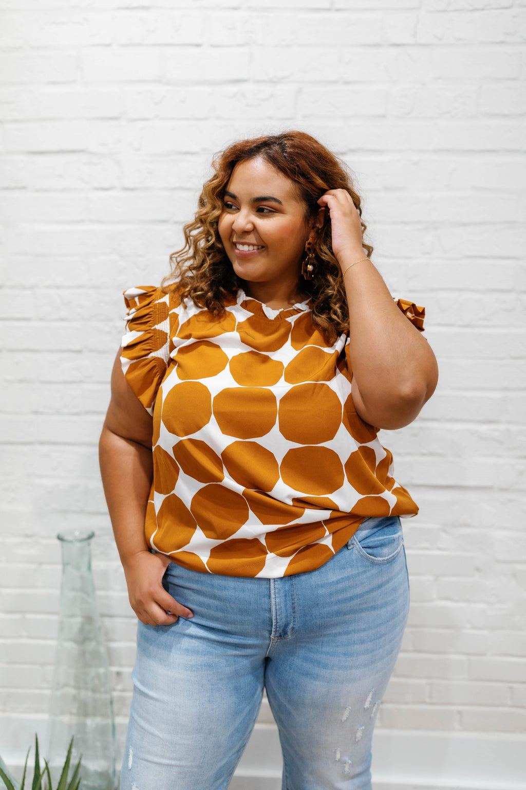 DOT PATTERN RUFFLE CAP SLEEVE