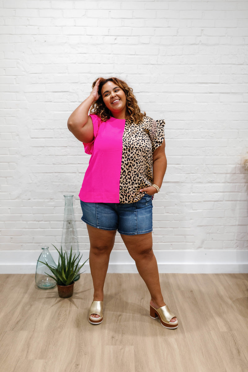 COLORBLOCK LEOPARD RUFFLE SHOULDER TOP